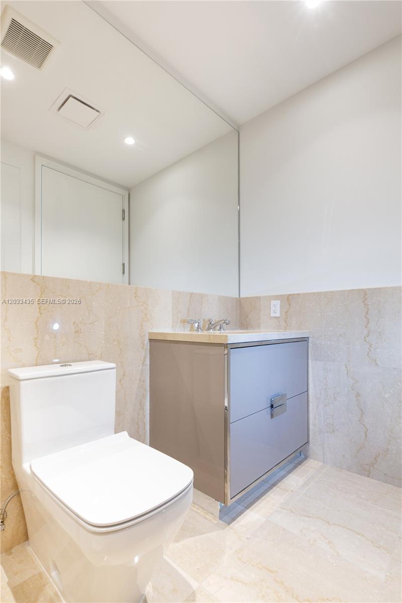 15701 Collins Ave #1403, Sunny Isles Beach FL 33160