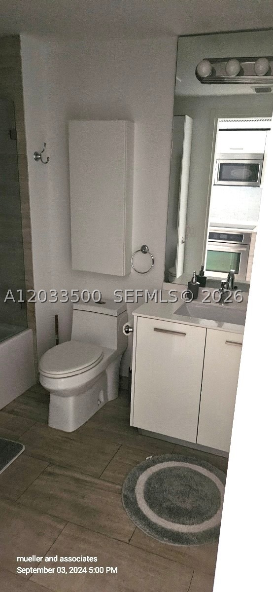 1300 Brickell Bay Dr #2112, Miami FL 33131