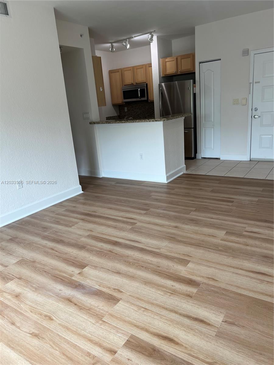 6001 SW 70th St #425, South Miami FL 33143