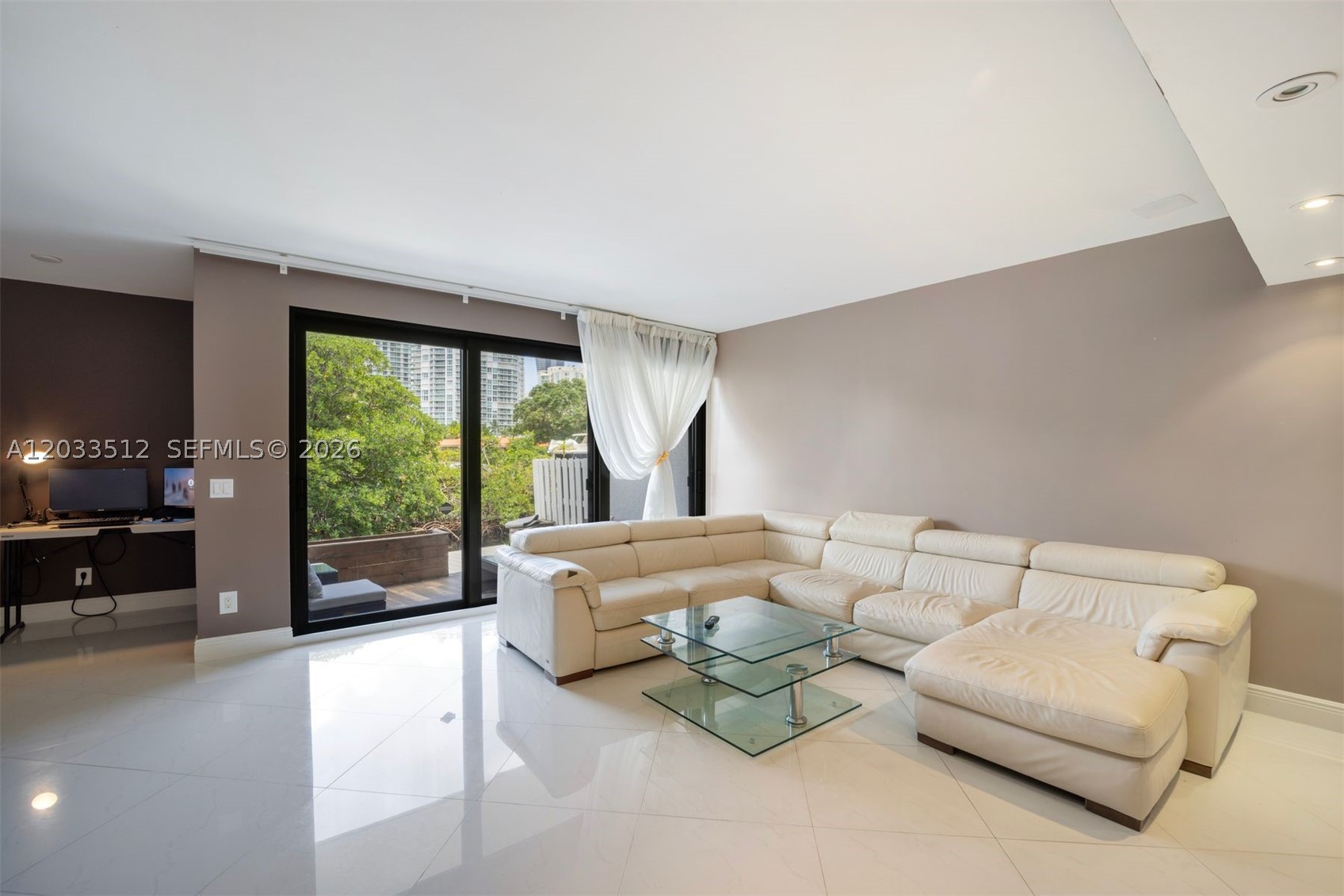 317 Poinciana Dr #807, Sunny Isles Beach FL 33160