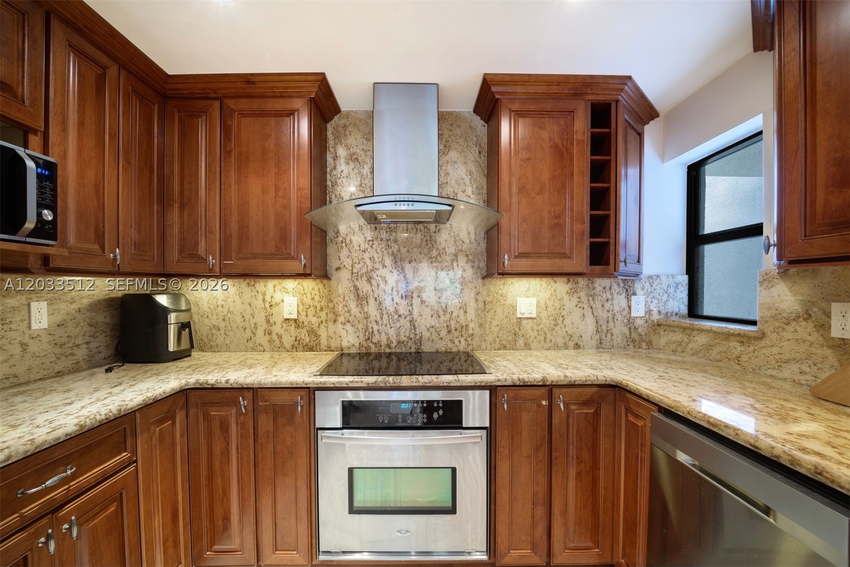 317 Poinciana Dr #807, Sunny Isles Beach FL 33160
