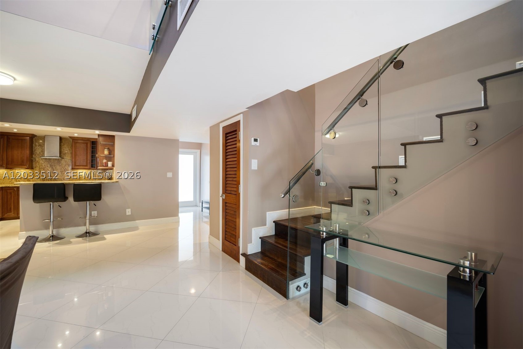 317 Poinciana Dr #807, Sunny Isles Beach FL 33160