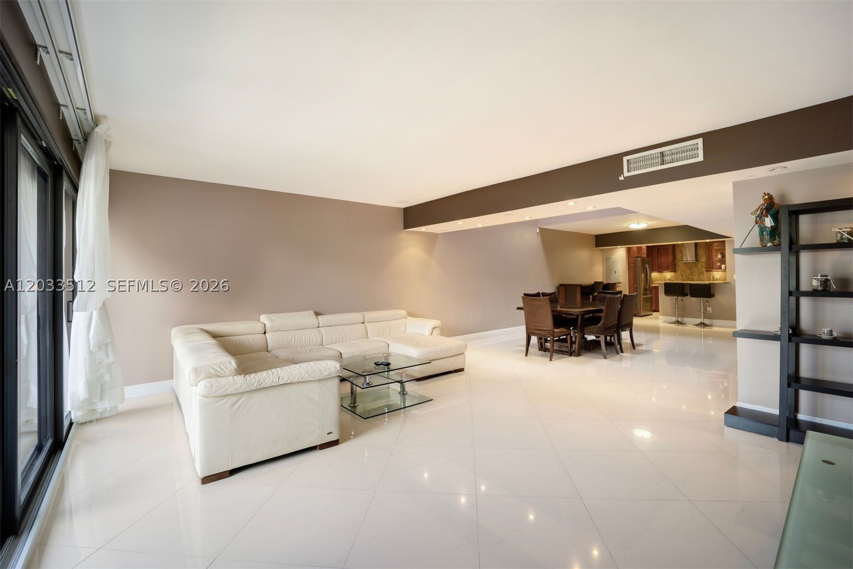 317 Poinciana Dr #807, Sunny Isles Beach FL 33160