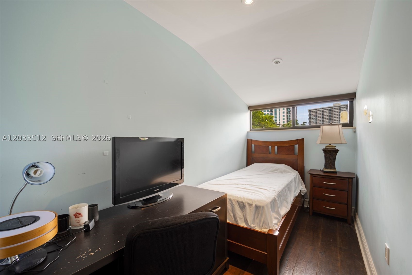 317 Poinciana Dr #807, Sunny Isles Beach FL 33160