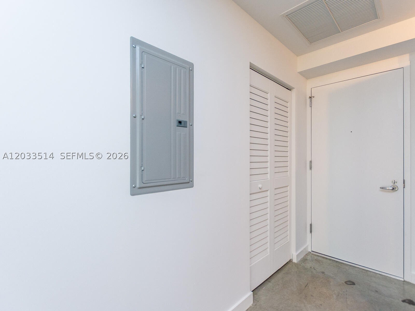 151 SE 1st St #807, Miami FL 33131