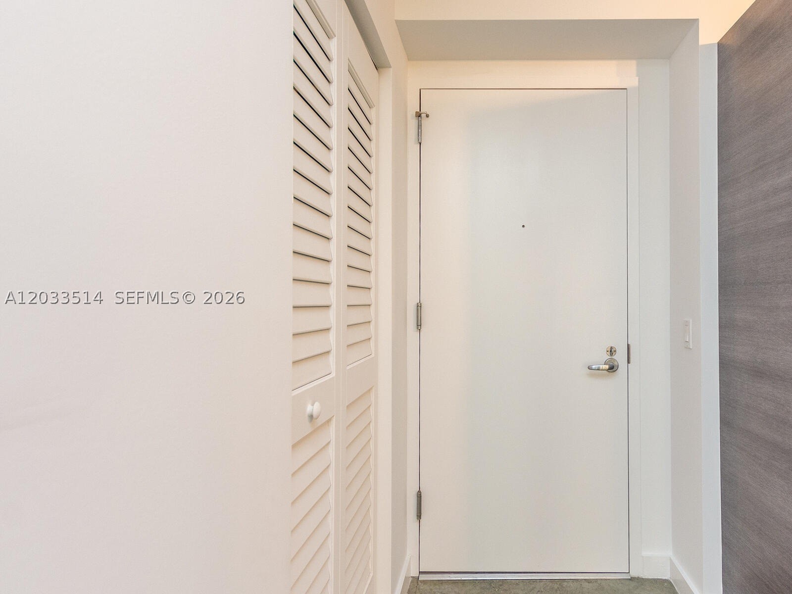 151 SE 1st St #807, Miami FL 33131
