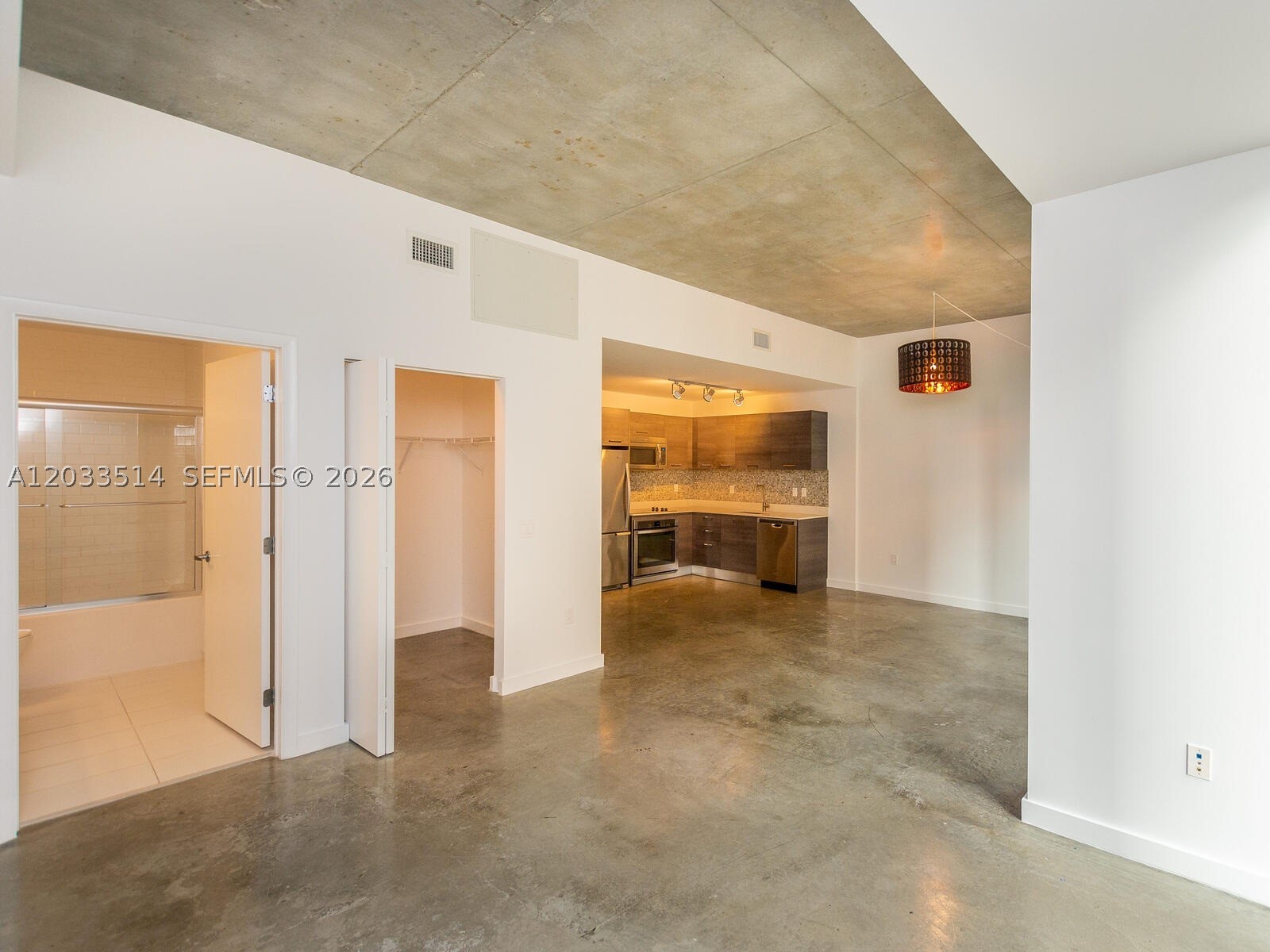 151 SE 1st St #807, Miami FL 33131