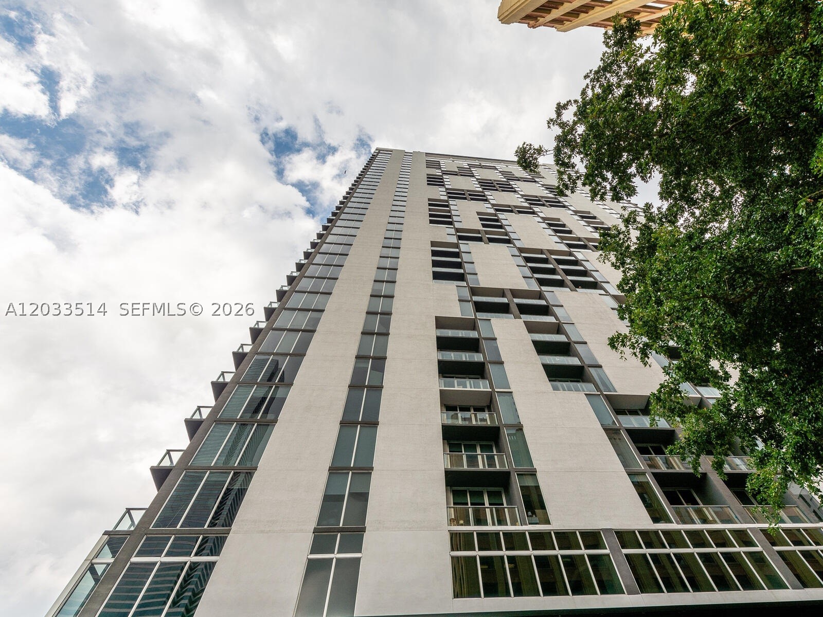 151 SE 1st St #807, Miami FL 33131