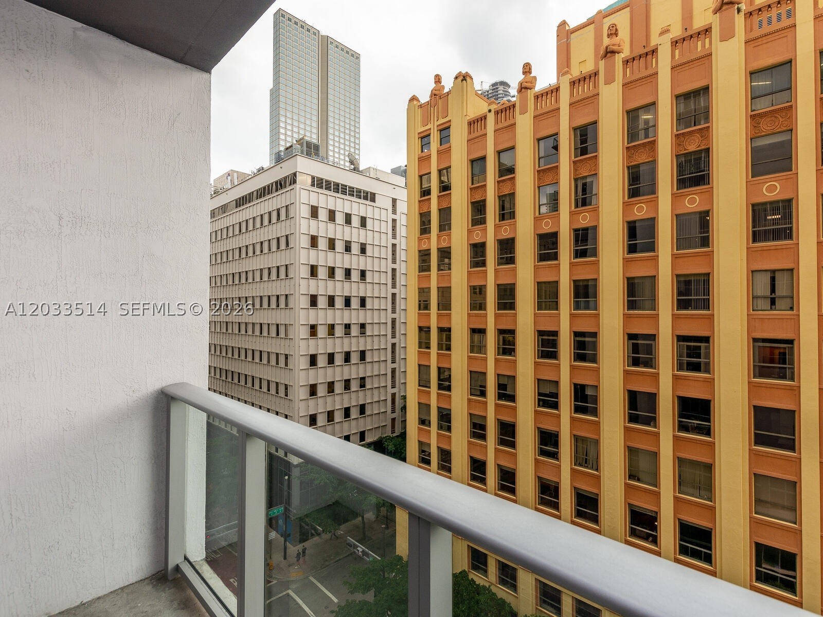 151 SE 1st St #807, Miami FL 33131