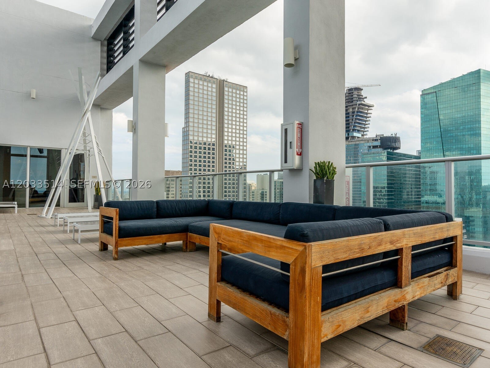 151 SE 1st St #807, Miami FL 33131