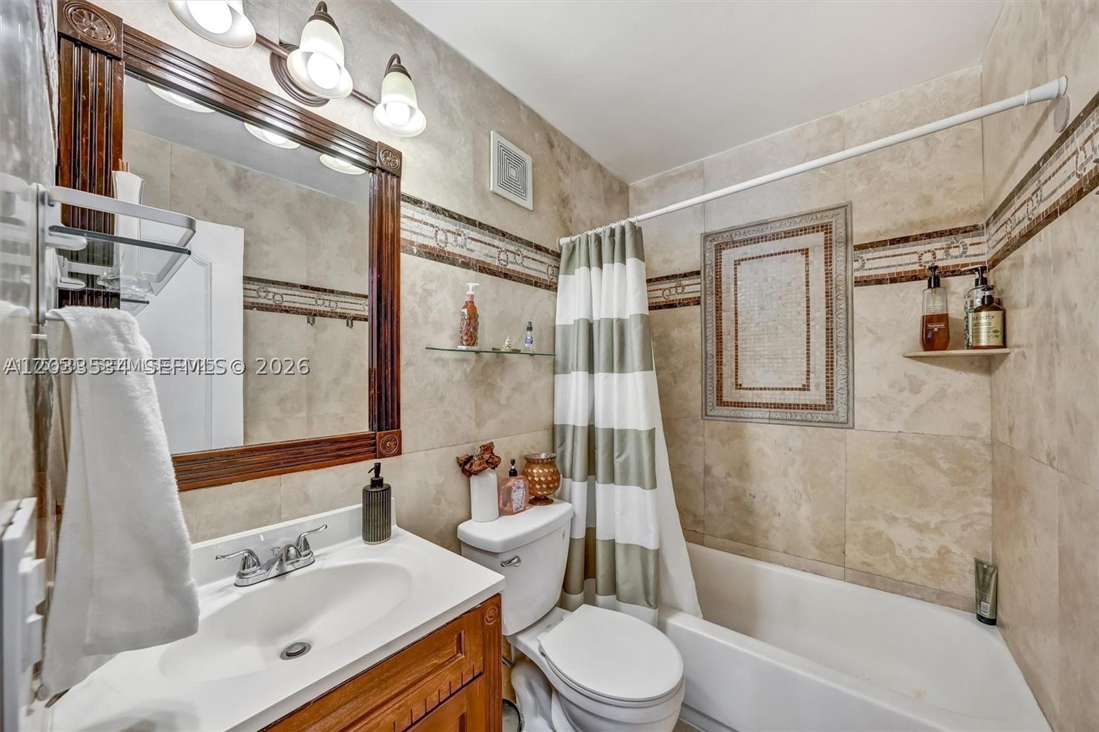 814 NE 4th St, Hallandale Beach FL 33009