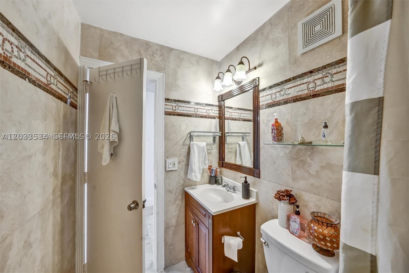 814 NE 4th St, Hallandale Beach FL 33009