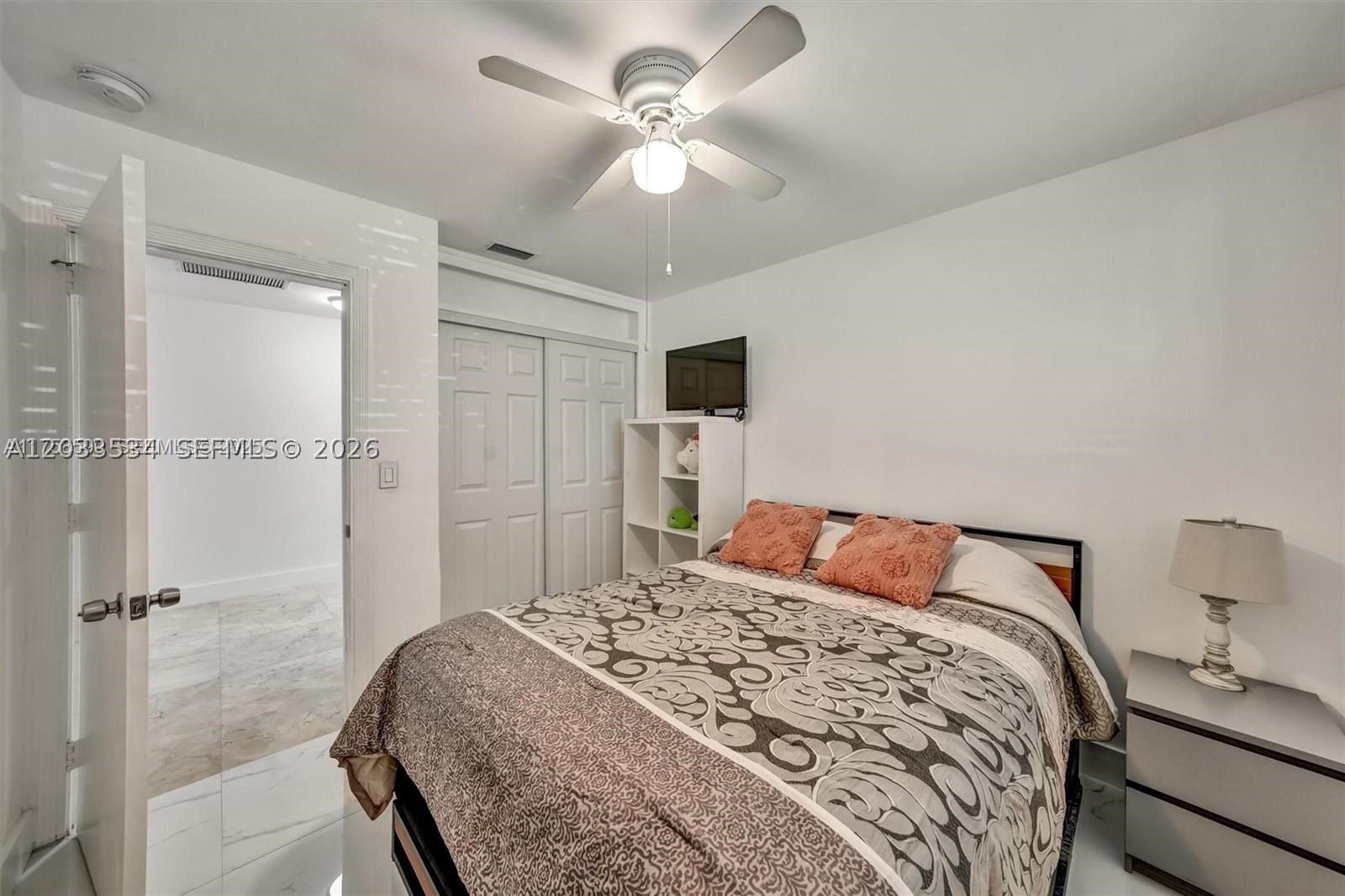 814 NE 4th St, Hallandale Beach FL 33009