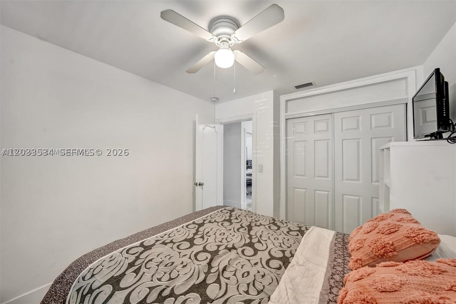 814 NE 4th St, Hallandale Beach FL 33009
