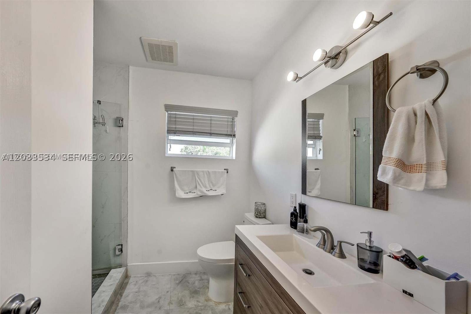 814 NE 4th St, Hallandale Beach FL 33009
