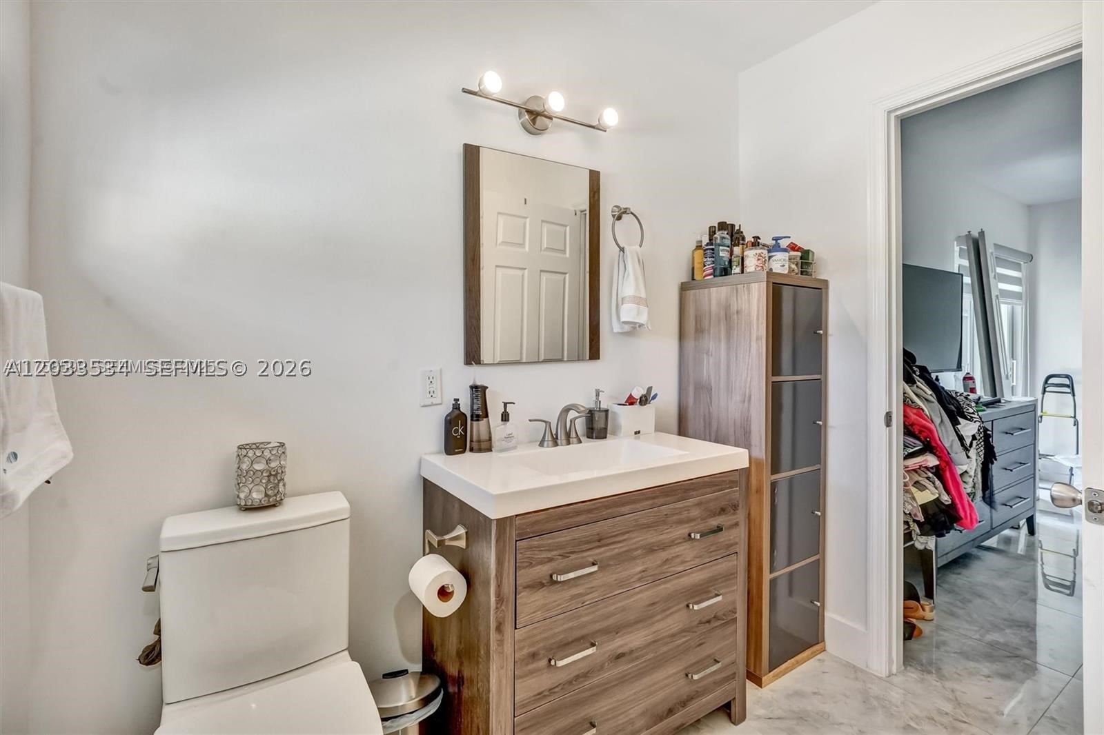 814 NE 4th St, Hallandale Beach FL 33009