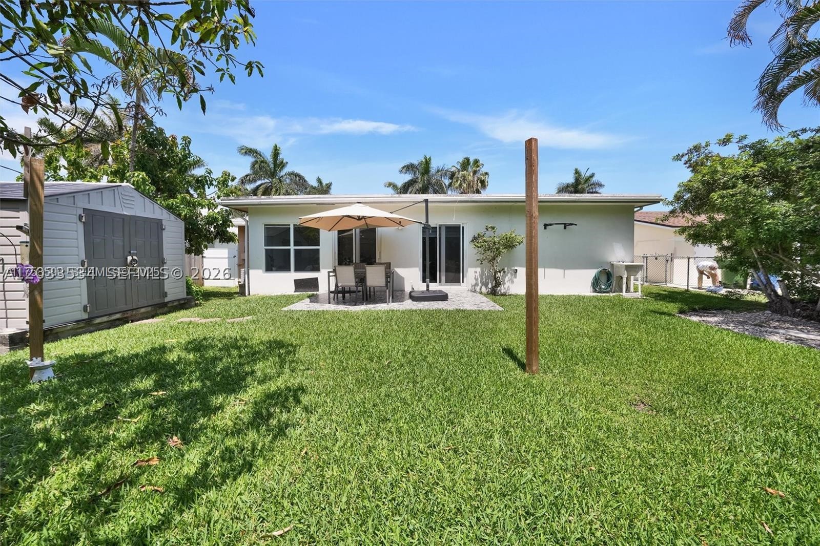 814 NE 4th St, Hallandale Beach FL 33009
