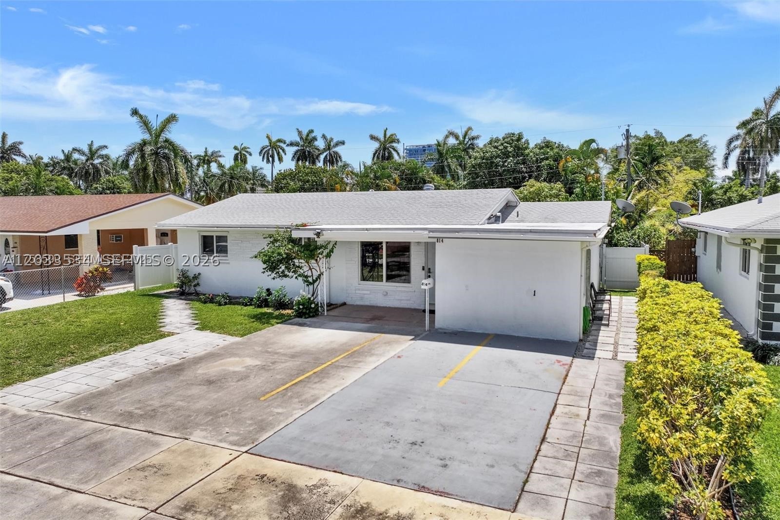 814 NE 4th St, Hallandale Beach FL 33009