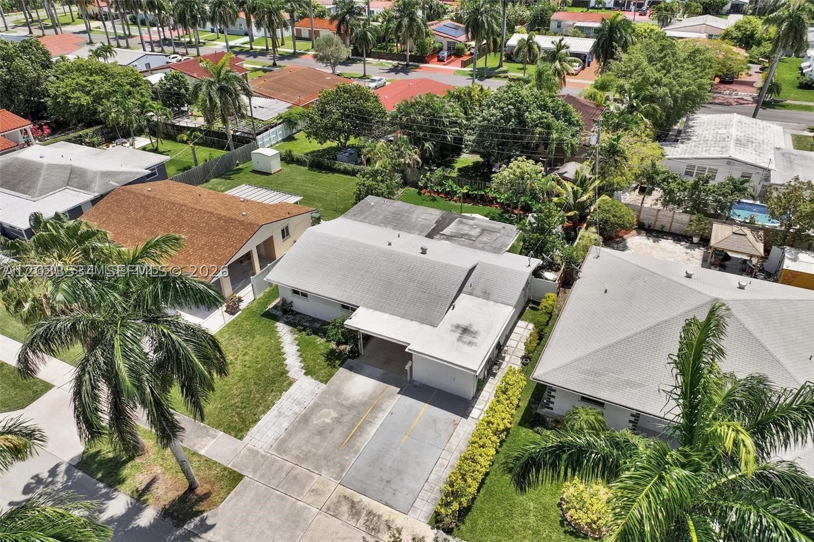 814 NE 4th St, Hallandale Beach FL 33009