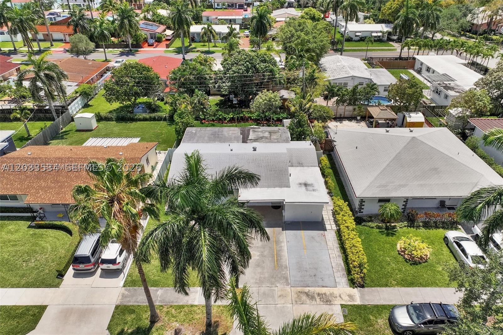 814 NE 4th St, Hallandale Beach FL 33009