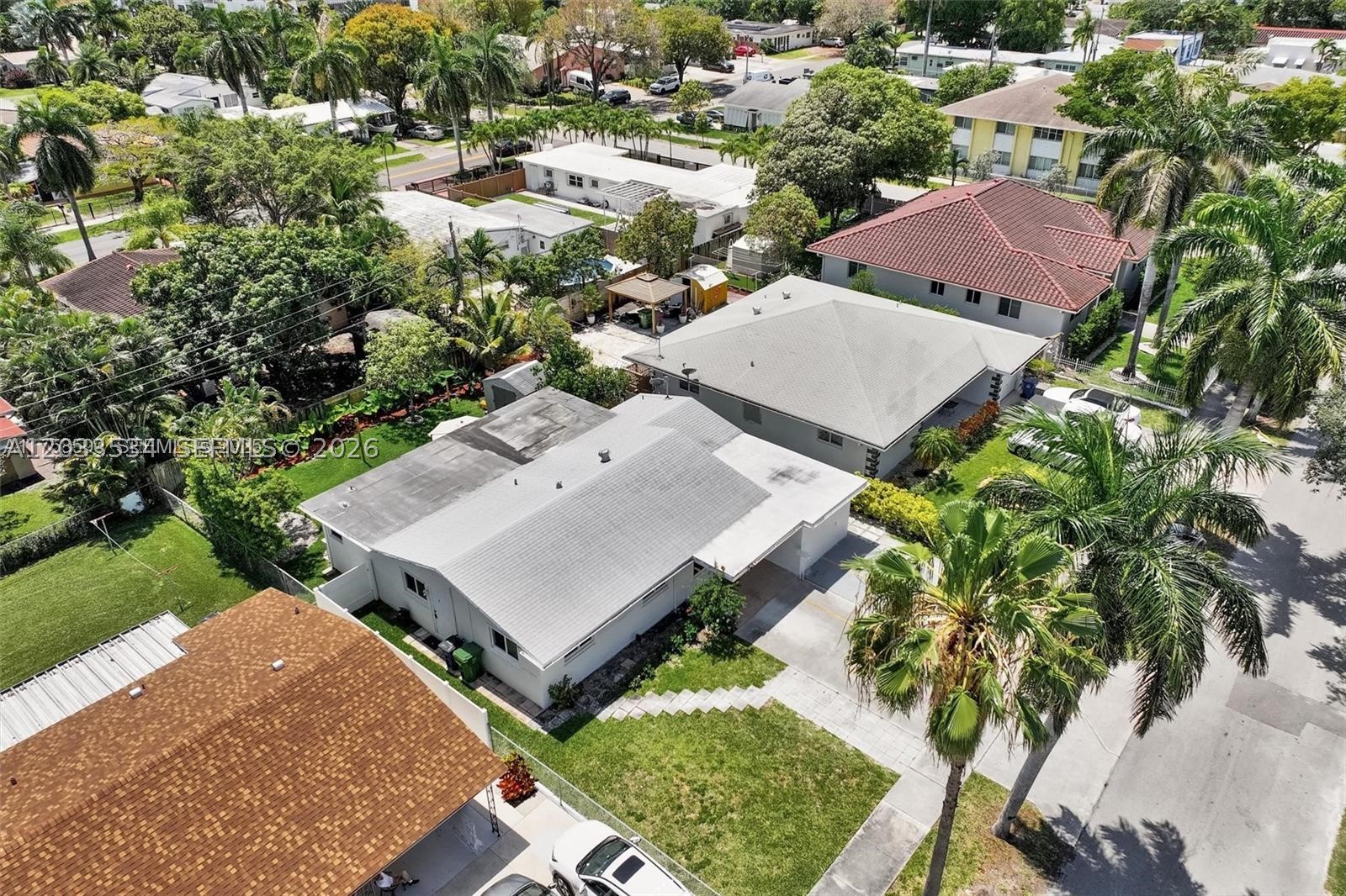 814 NE 4th St, Hallandale Beach FL 33009