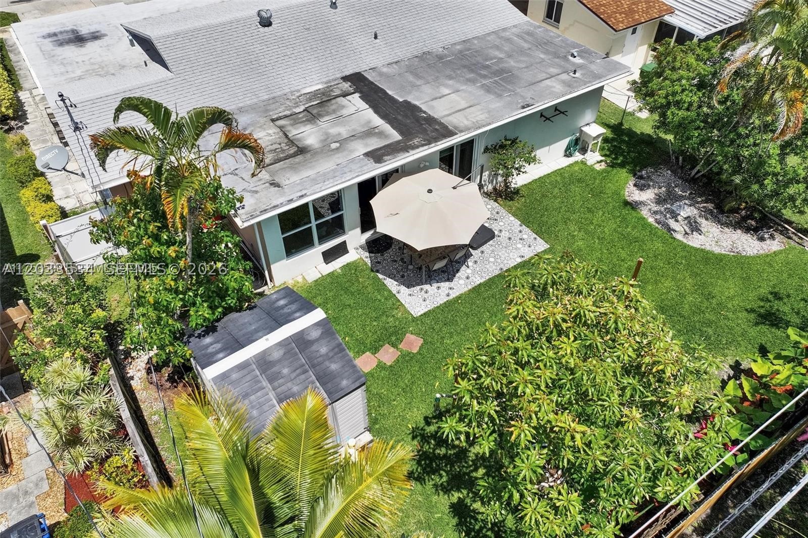 814 NE 4th St, Hallandale Beach FL 33009