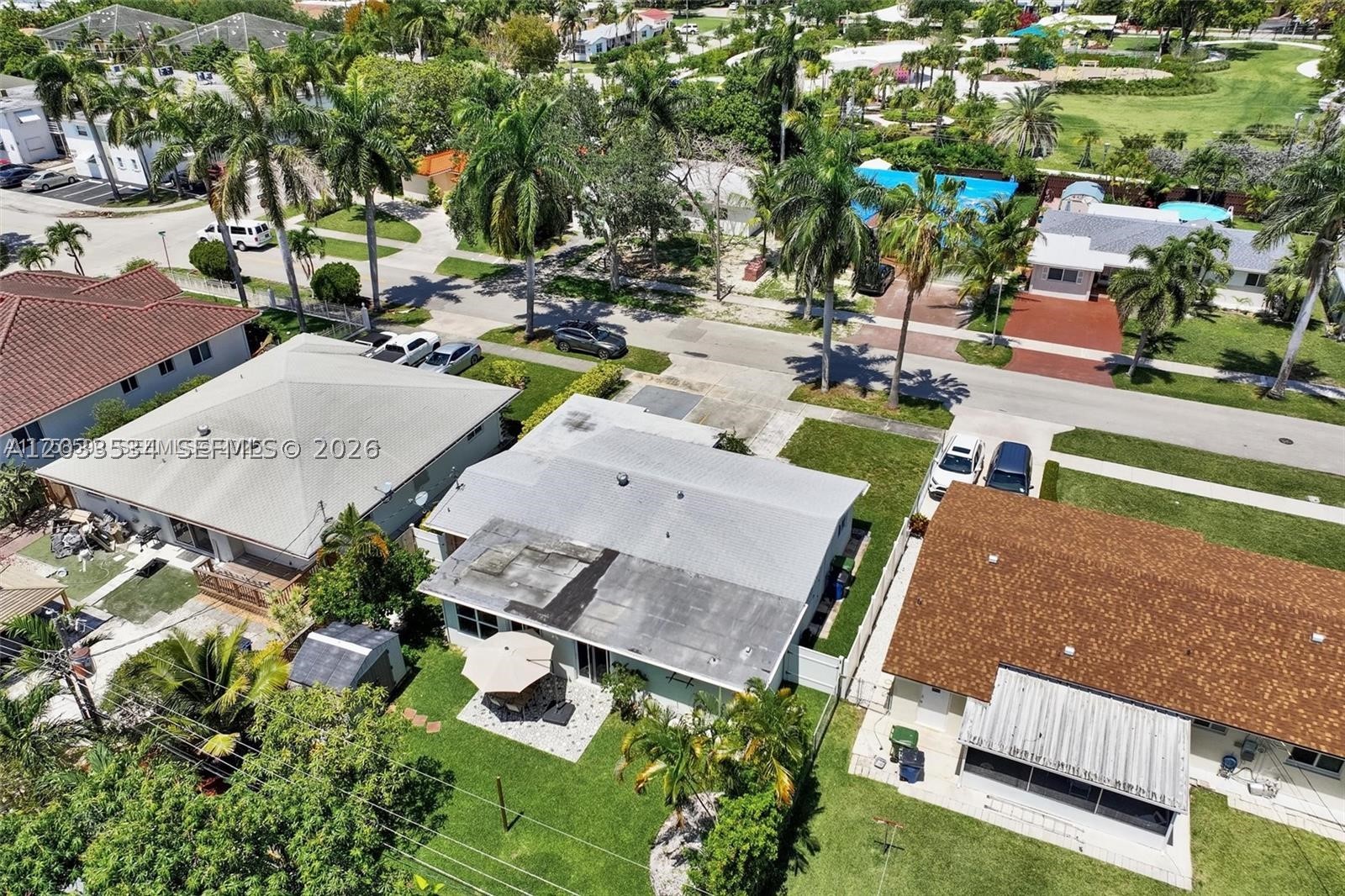814 NE 4th St, Hallandale Beach FL 33009