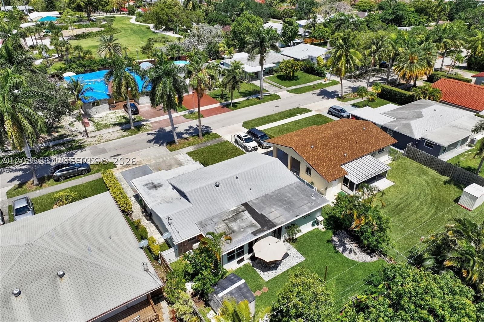 814 NE 4th St, Hallandale Beach FL 33009