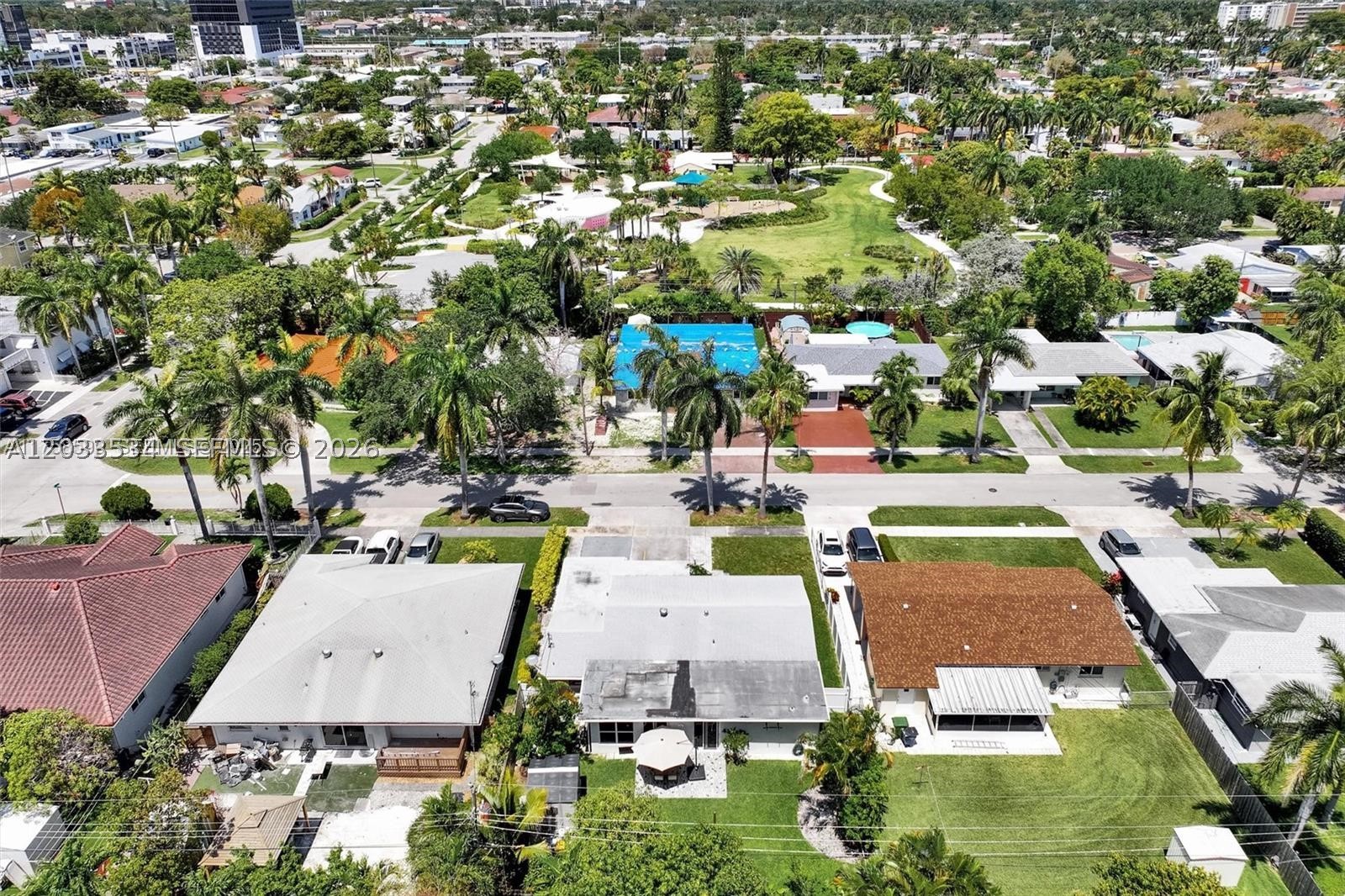 814 NE 4th St, Hallandale Beach FL 33009