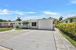 814 NE 4th St, Hallandale Beach FL 33009