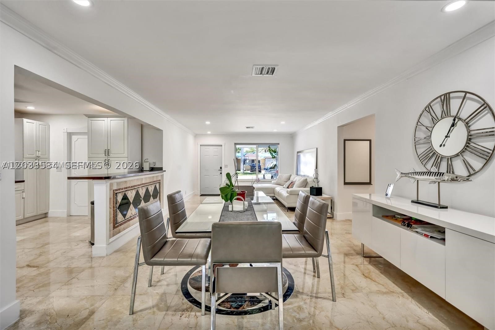 814 NE 4th St, Hallandale Beach FL 33009