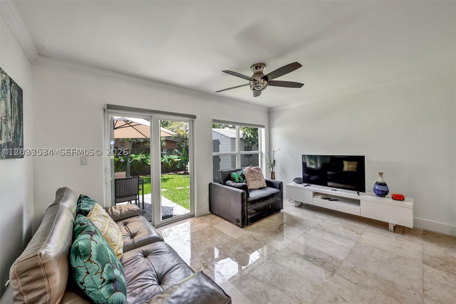 814 NE 4th St, Hallandale Beach FL 33009
