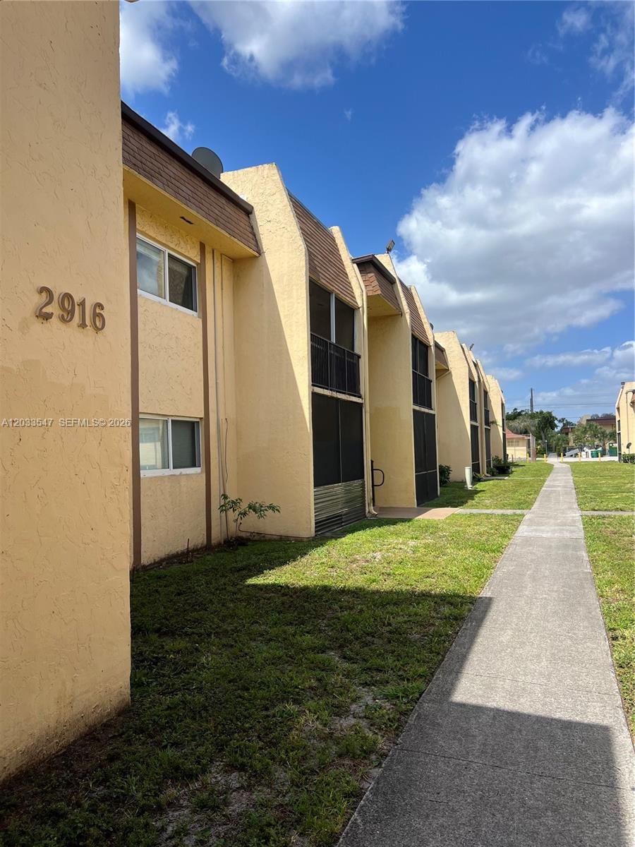 2916 NW 55th Ave #2A, Lauderhill FL 33313