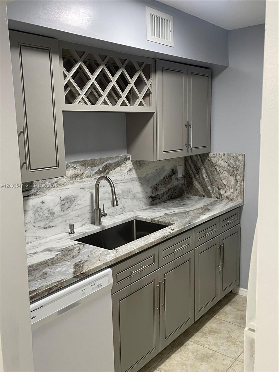 2916 NW 55th Ave #2A, Lauderhill FL 33313