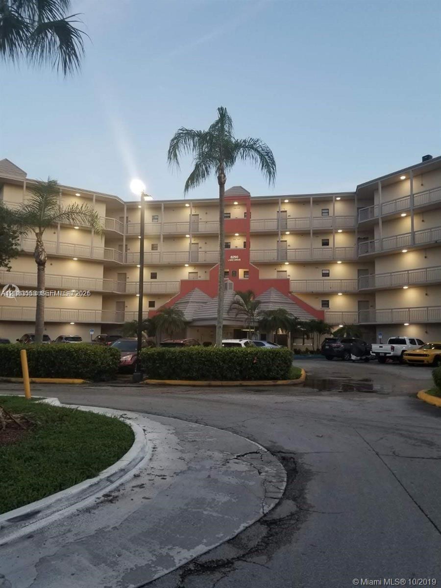 8235 Lake #502, Doral FL 33166