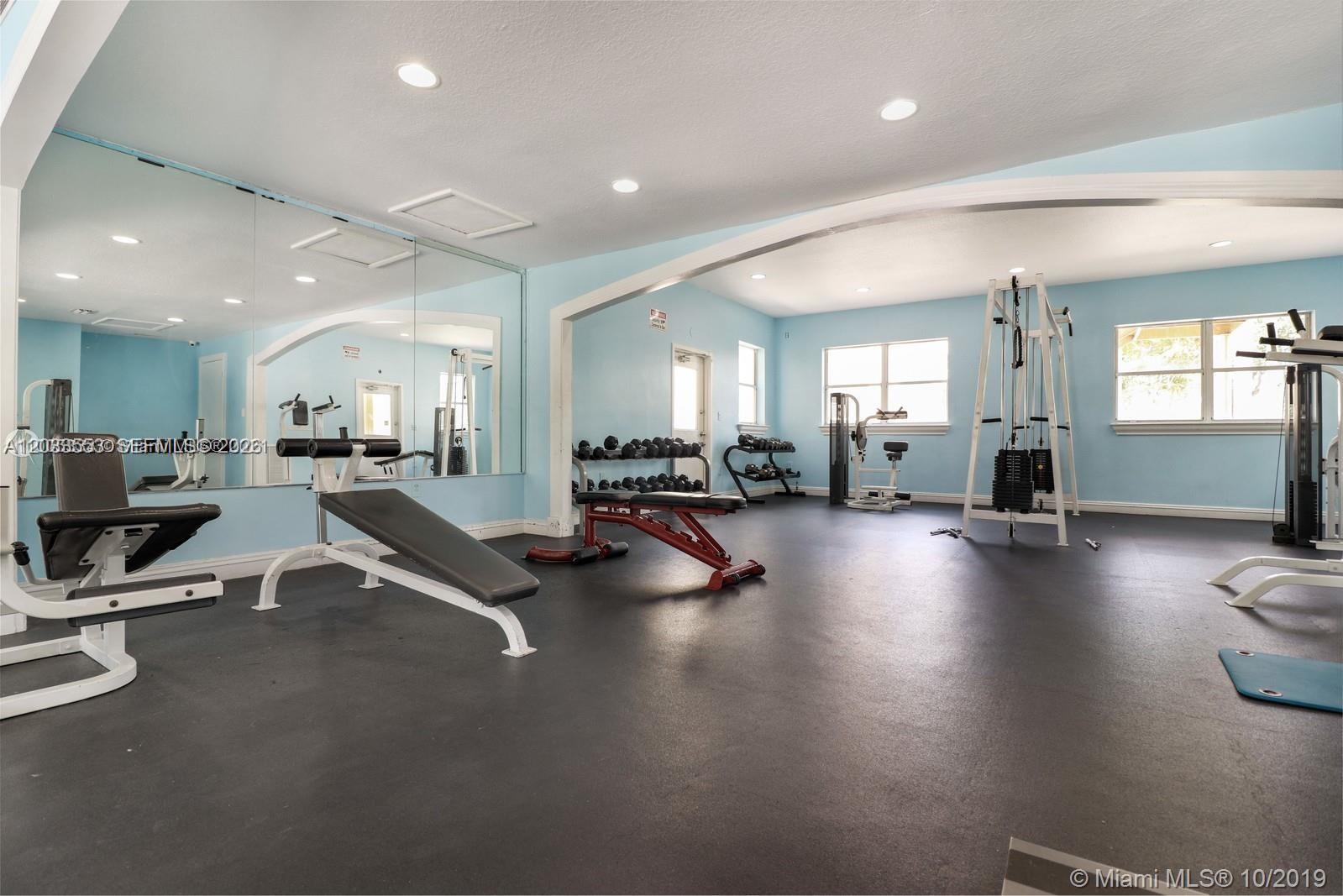 8235 Lake #502, Doral FL 33166