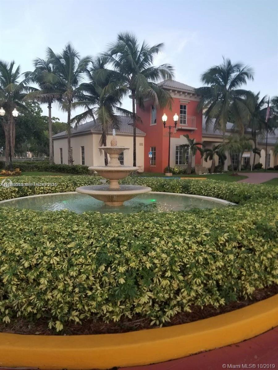 8235 Lake #502, Doral FL 33166