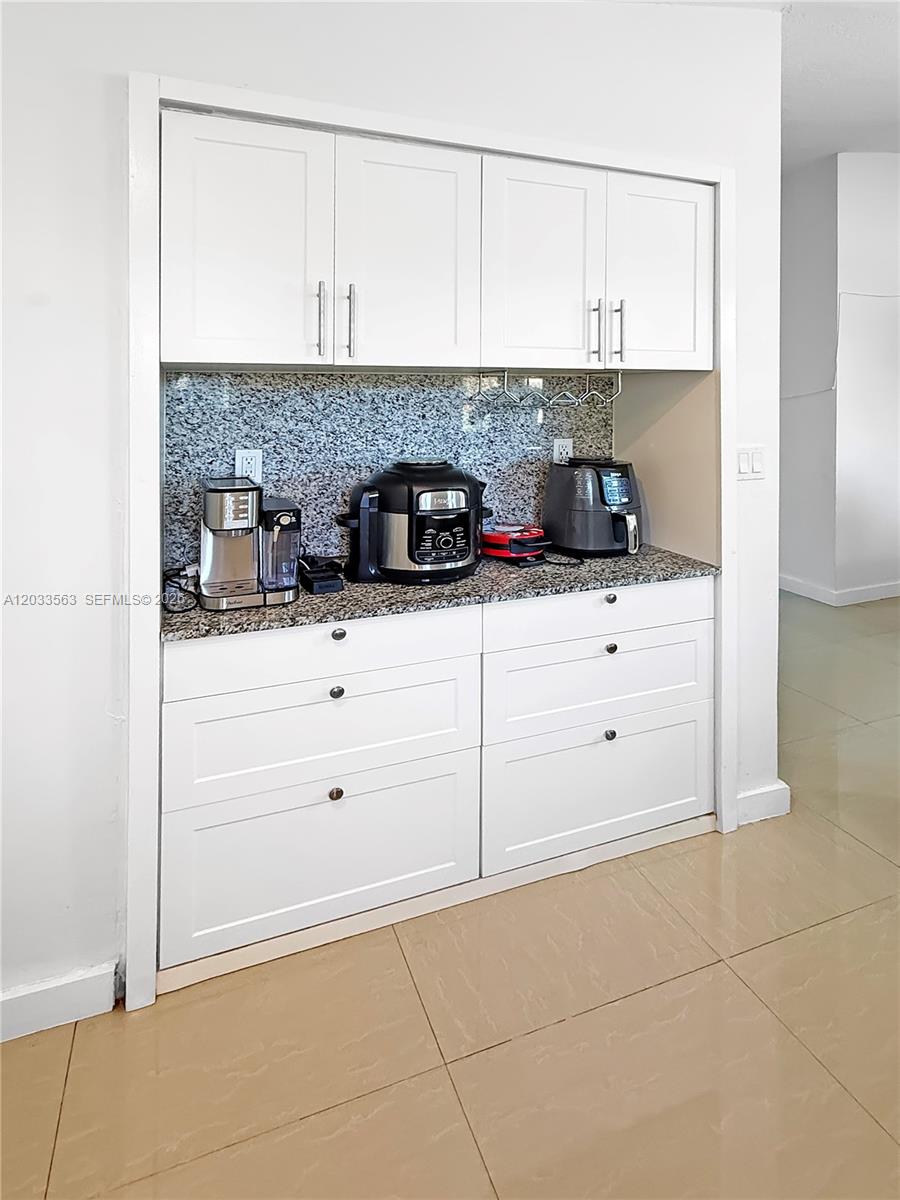 945 NE 34th Ave #204, Homestead FL 33033