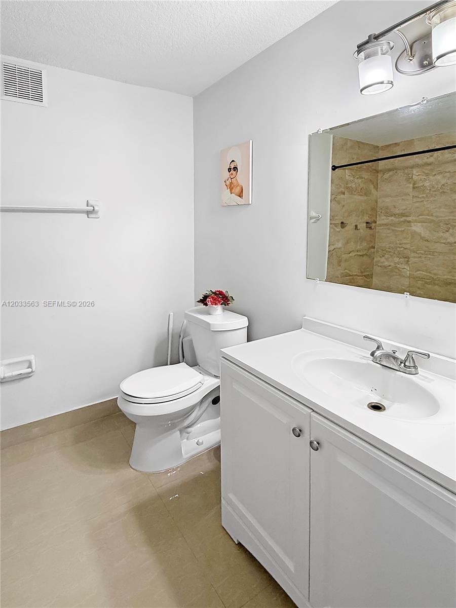 945 NE 34th Ave #204, Homestead FL 33033