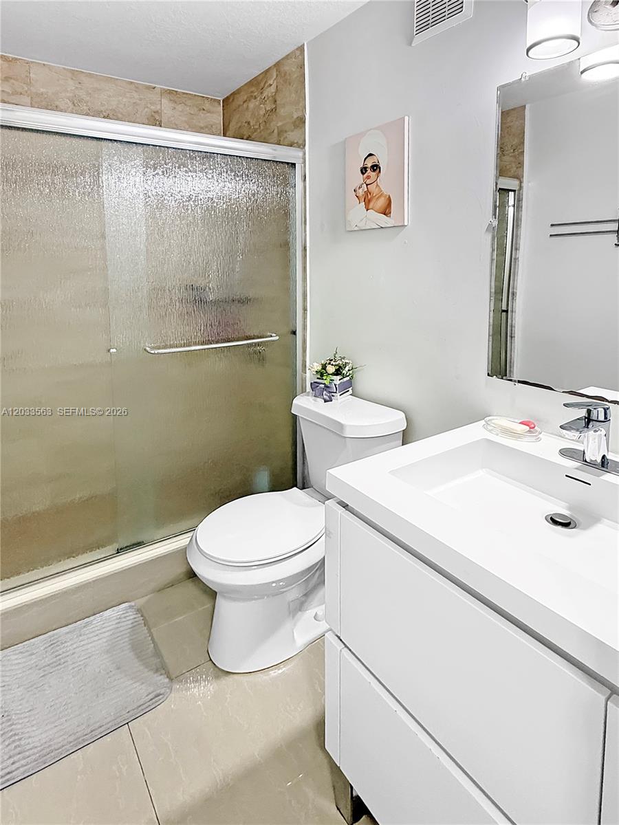 945 NE 34th Ave #204, Homestead FL 33033