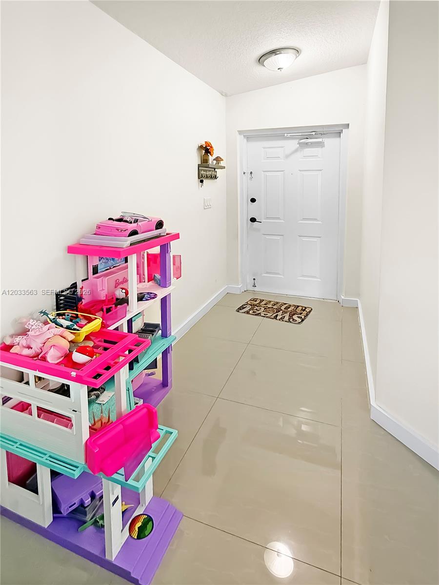 945 NE 34th Ave #204, Homestead FL 33033