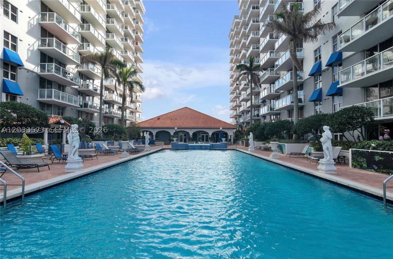 5091 NW 7th St #906, Miami FL 33126
