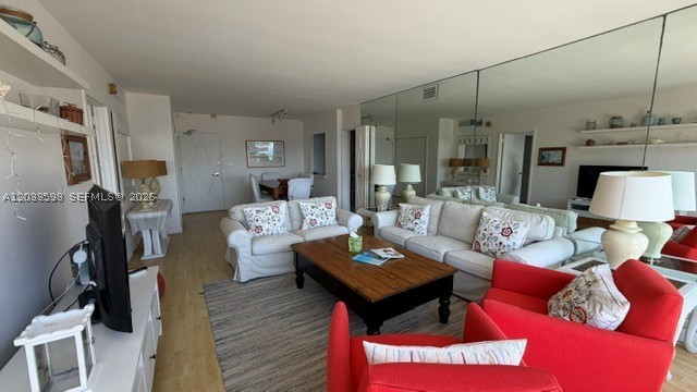 5161 Collins Ave #1702, Miami Beach FL 33140
