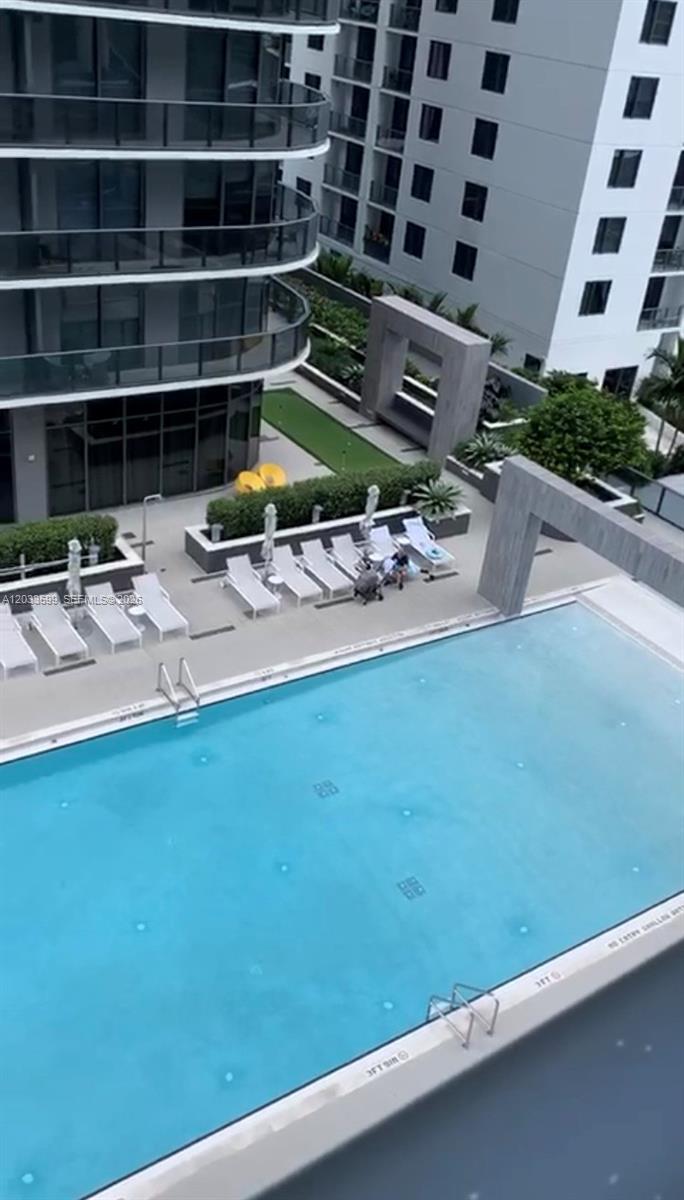45 SW 9th St #1407, Miami FL 33130