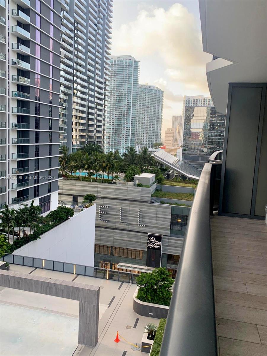 45 SW 9th St #1407, Miami FL 33130
