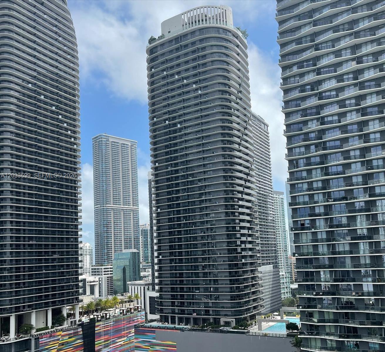 45 SW 9th St #1407, Miami FL 33130