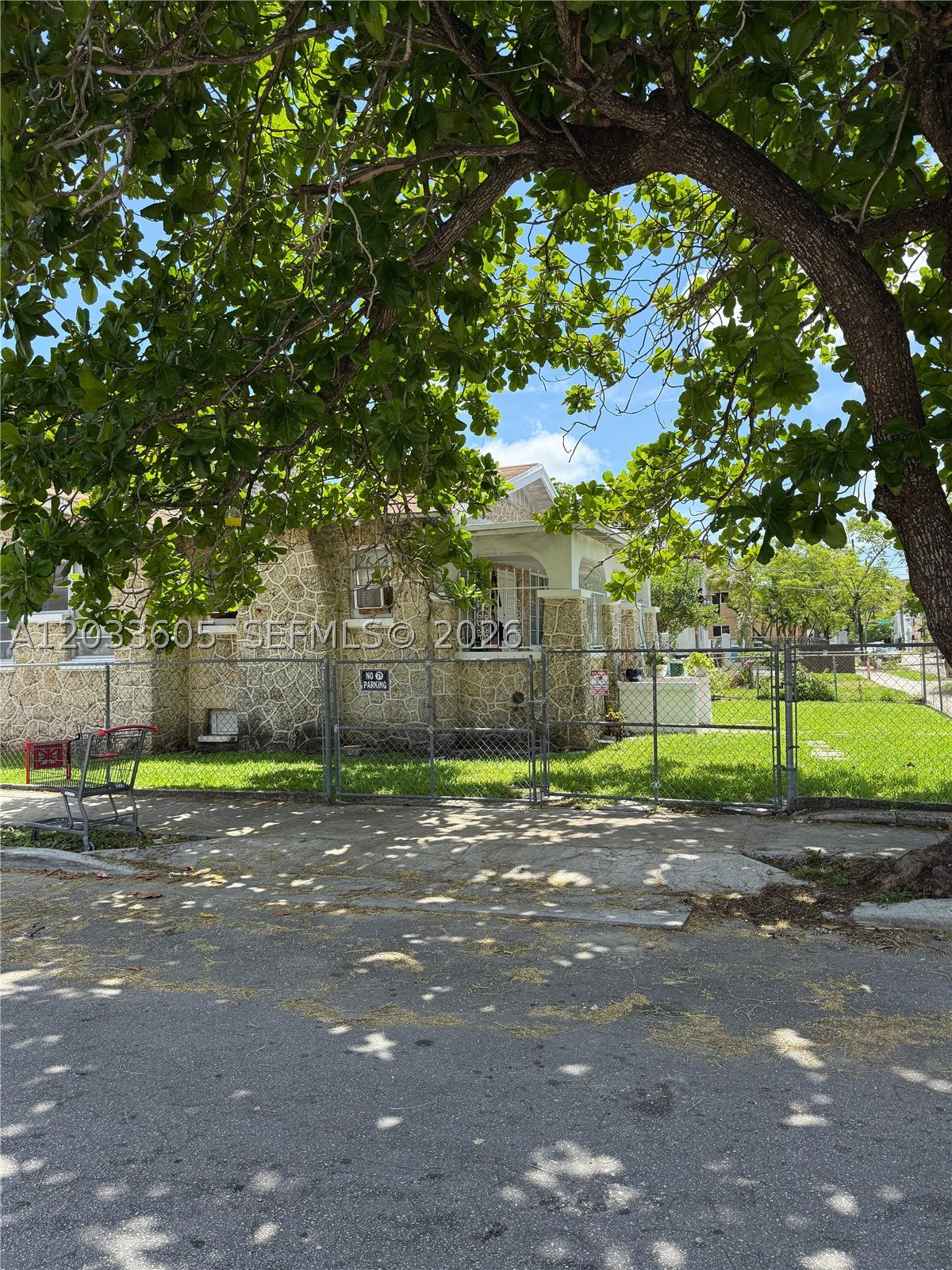 1269 NW 4th St, Miami FL 33125