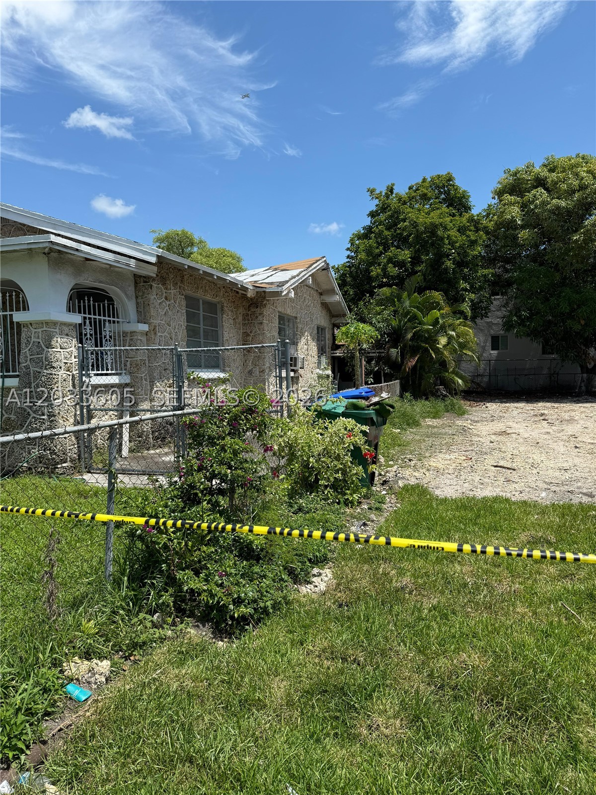 1269 NW 4th St, Miami FL 33125