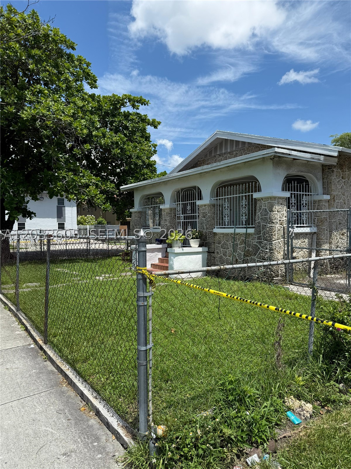 1269 NW 4th St, Miami FL 33125