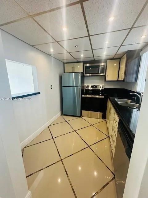 9351 Fontainebleau #B409, Miami FL 33172